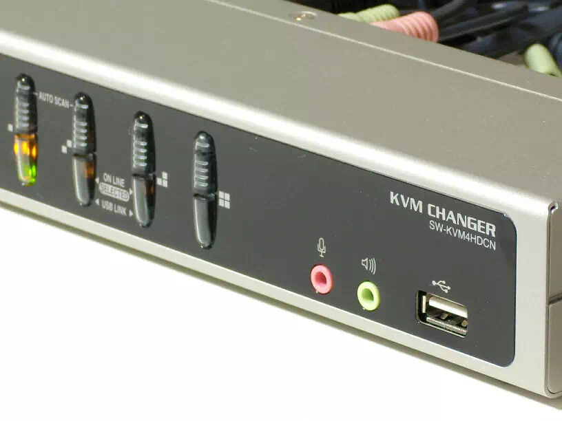 SW-KVM4HDCNの前面パネル画像